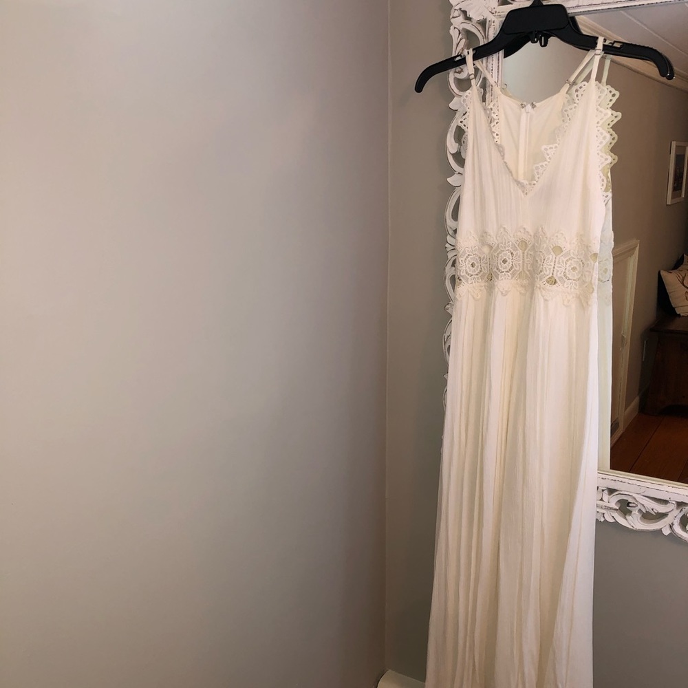 White maxi dress